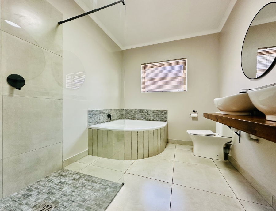 9 Bedroom Property for Sale in Westcliff Western Cape
